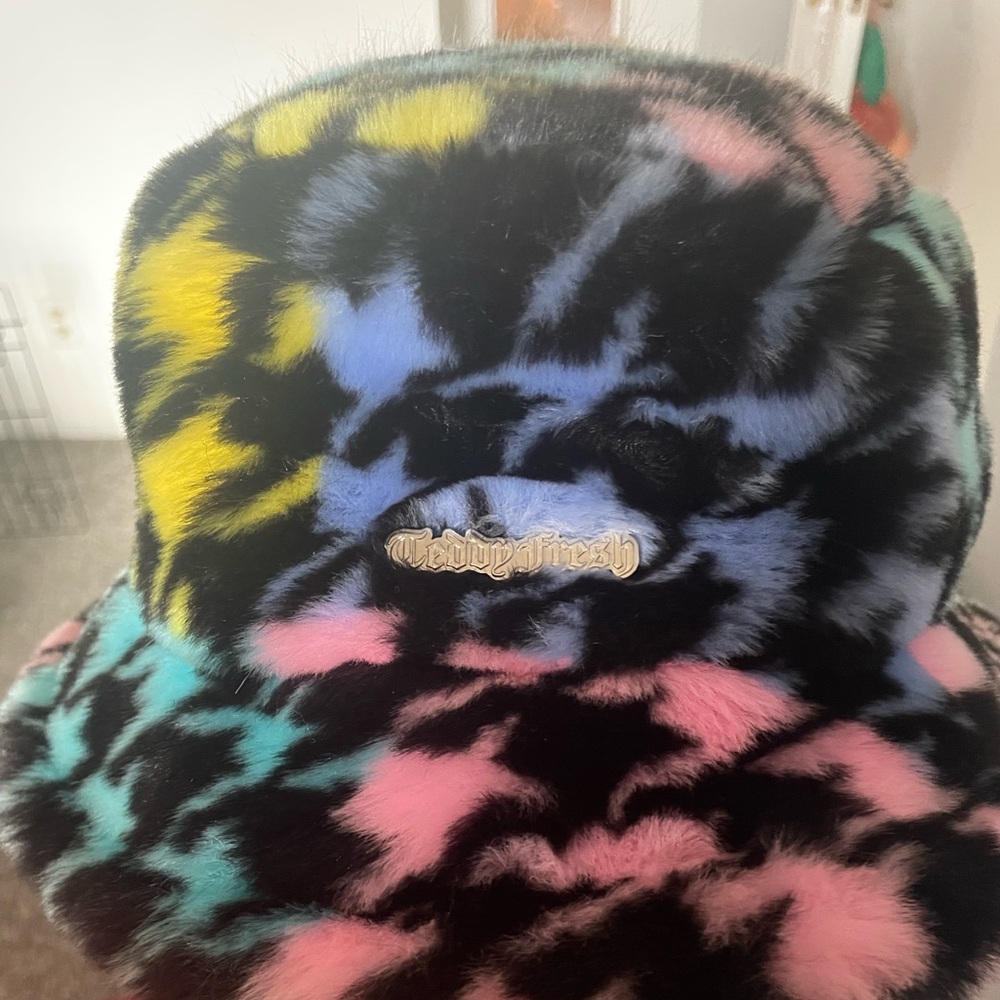 Teddy Fresh bucket hat.